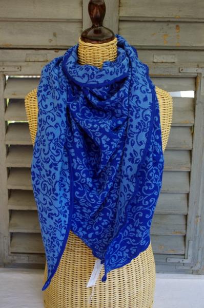 Invero Dreiecktuch Neele blau, Farben , Struktur, Muster, Spitze vorne